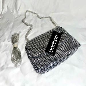 Embellished Chain Shoulder Bag (silver)